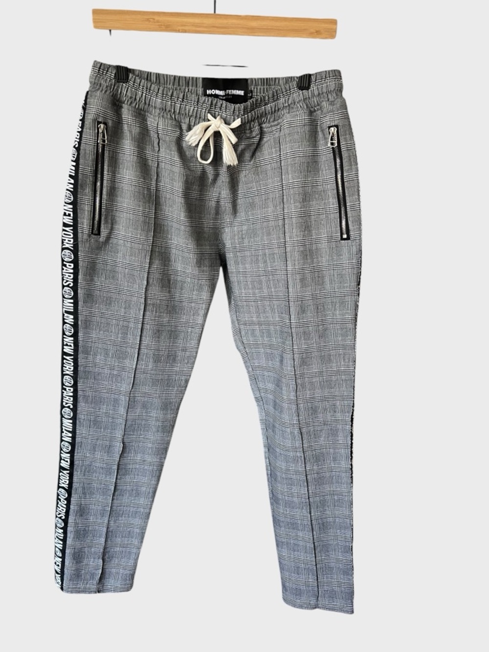 Homme Femme Gray Plaid Jogger Pants.